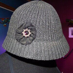 GOTH VICTORIAN KNITTED LOOK WITH NONE REMOVABLE BROCHES BLACK HAT NWOT